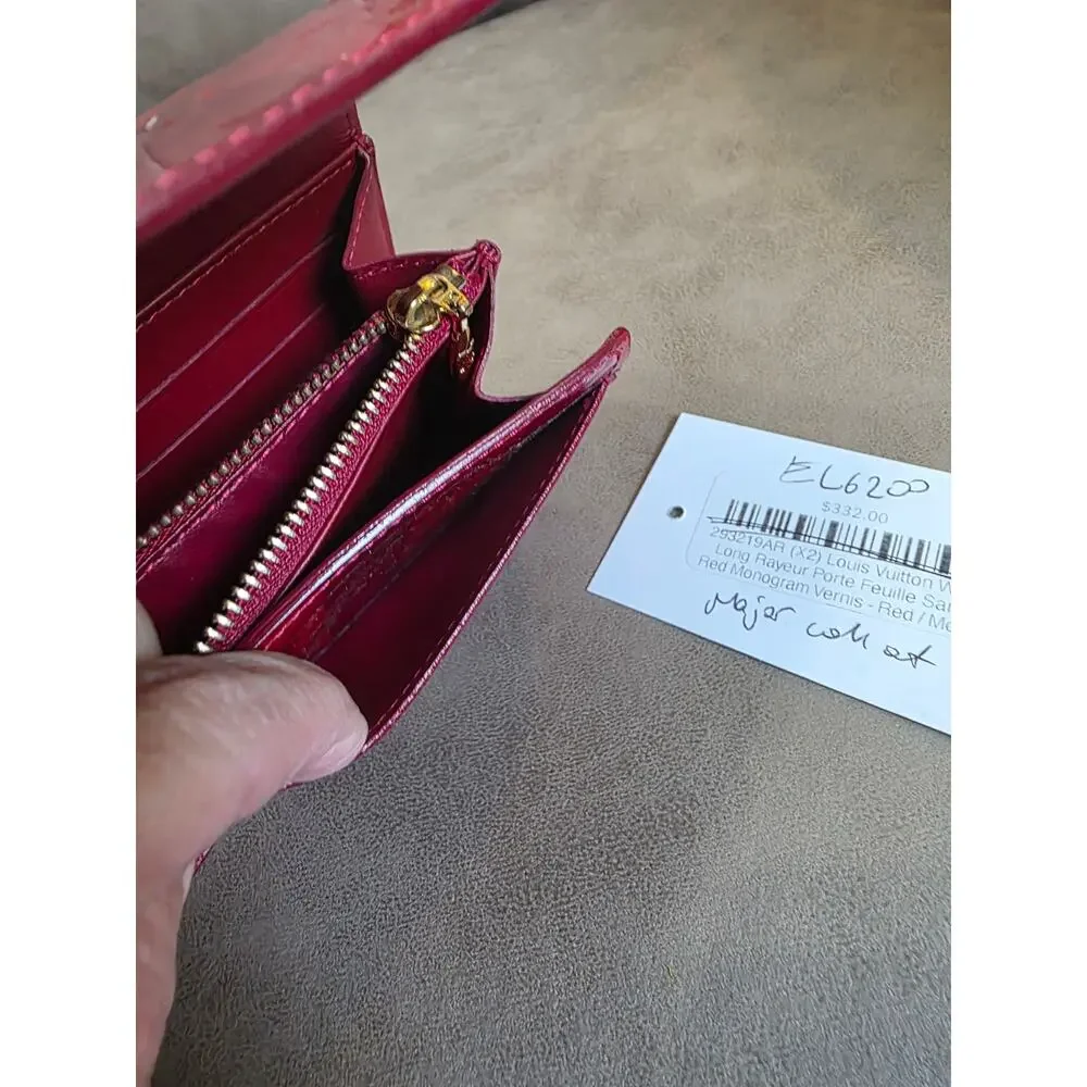 Louis Vuitton Vernis Rayures Sarah Wallet in Red Striped Patent Leather - Picture 14 of 15
